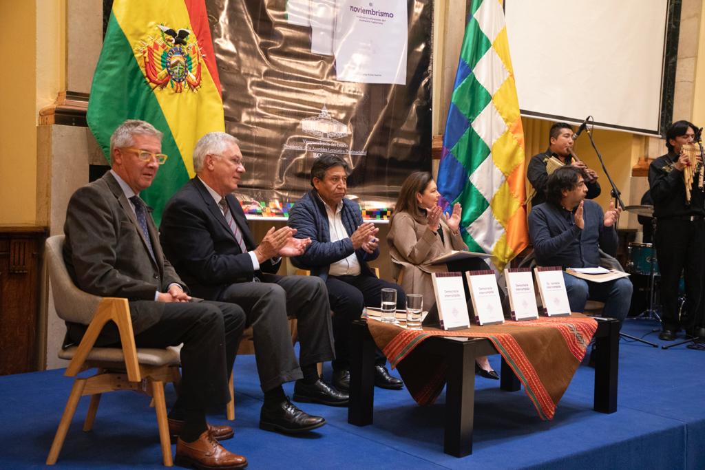 Julio Peñaloza presenta su libro “Democracia Interrumpida”