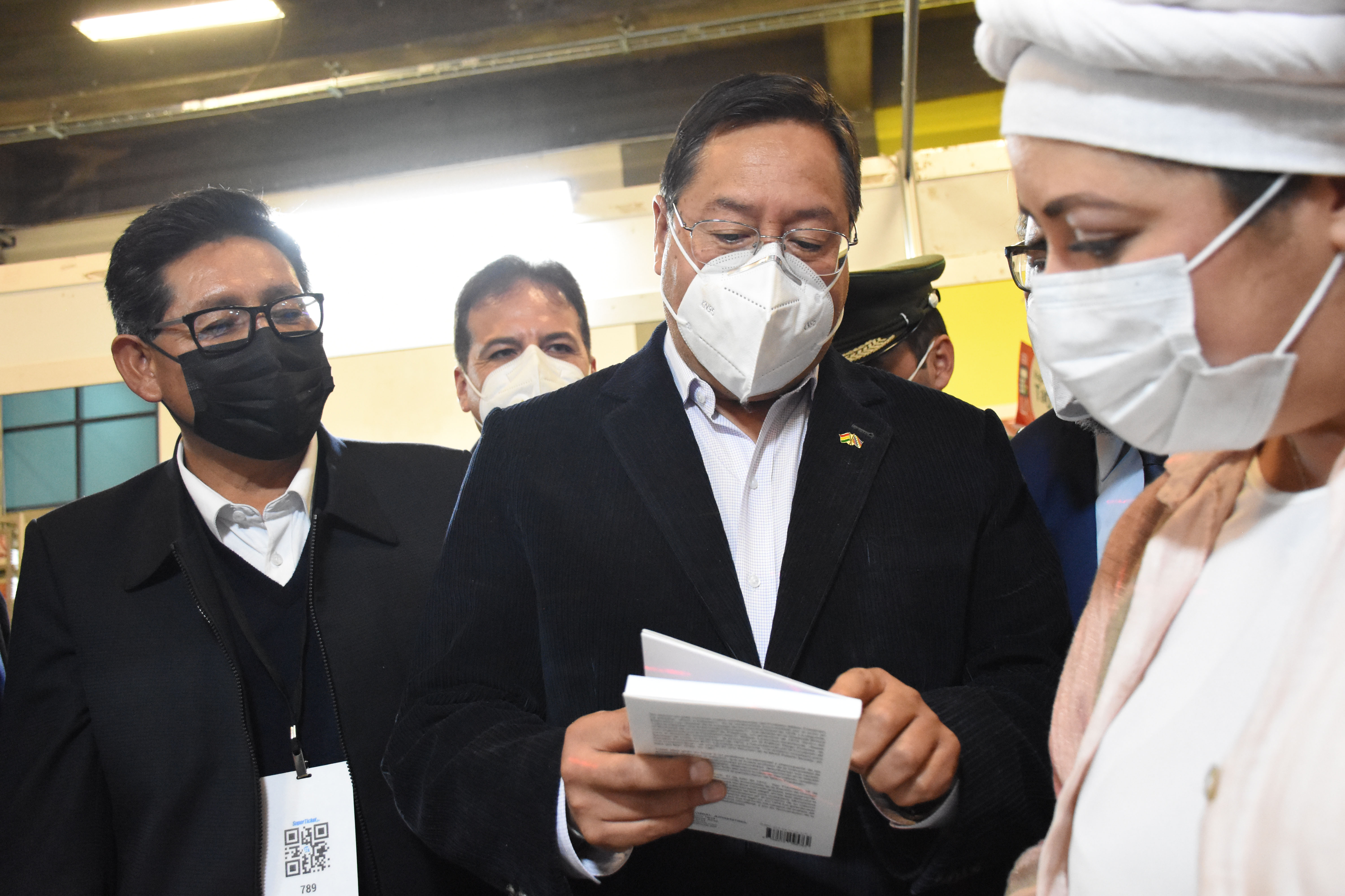 El Presidente inaugura la Feria del Libro llamando a la lectura y anunciando apoyo a autores para que asistan a ferias internacionales