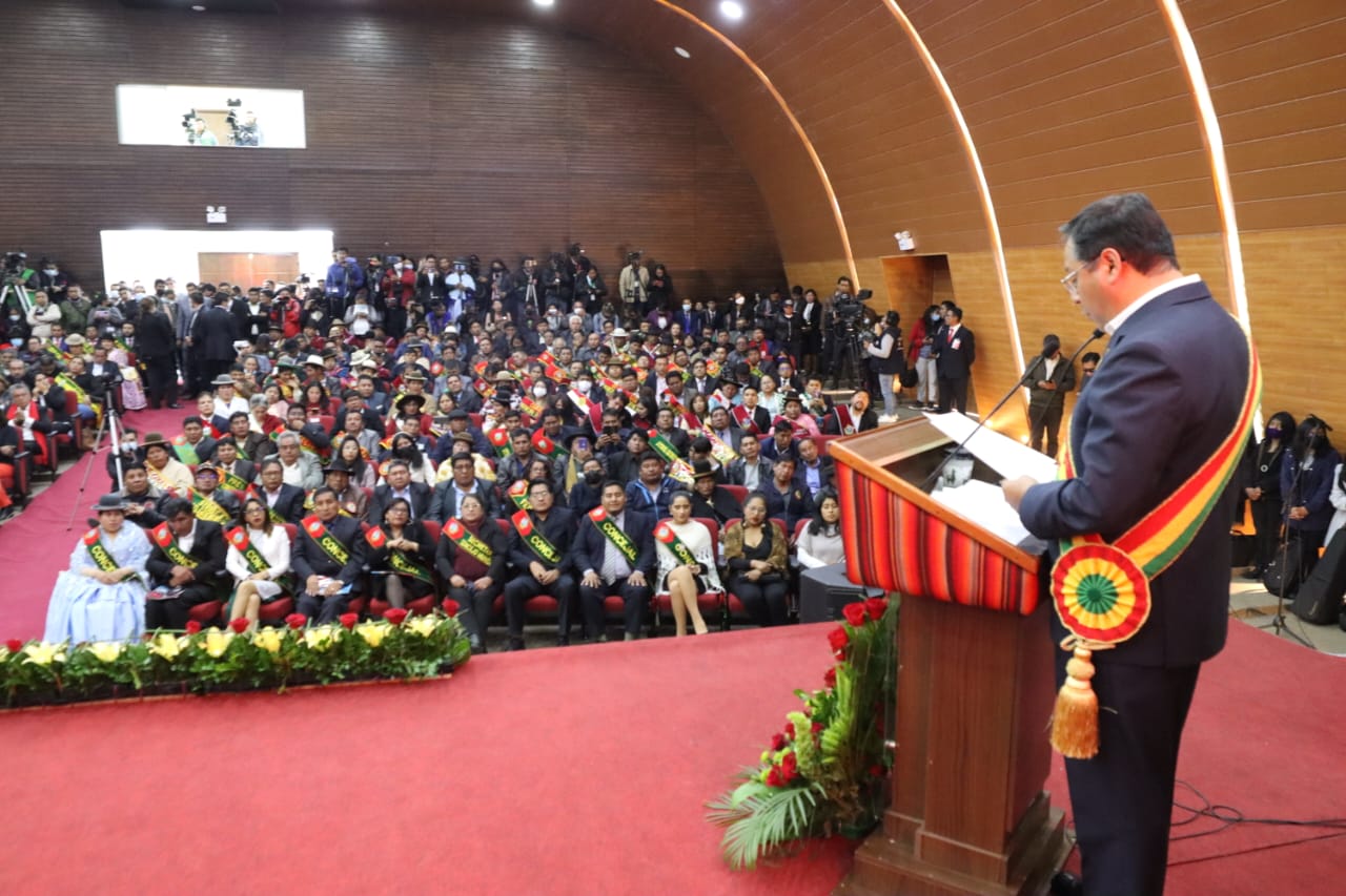 El Gobierno invierte más de Bs 706 millones en seis proyectos de agua y saneamiento