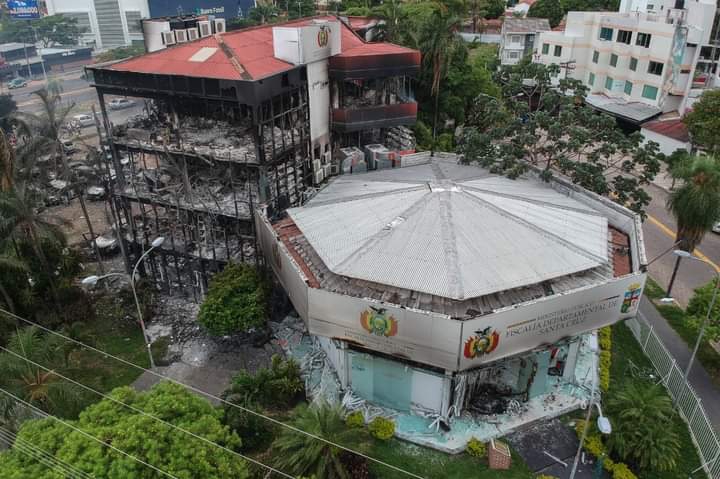 Ministerio Público retoma investigación de la quema provocada de la Fiscalía de Santa Cruz