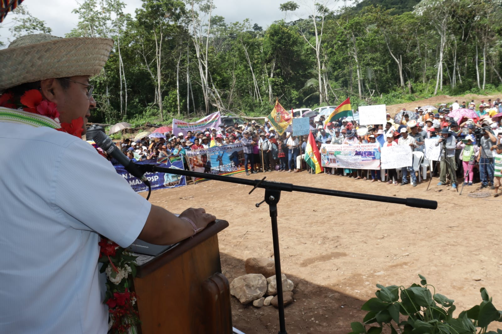 Presidente anuncia carreteras y puentes para potenciar la actividad productiva del norte paceño