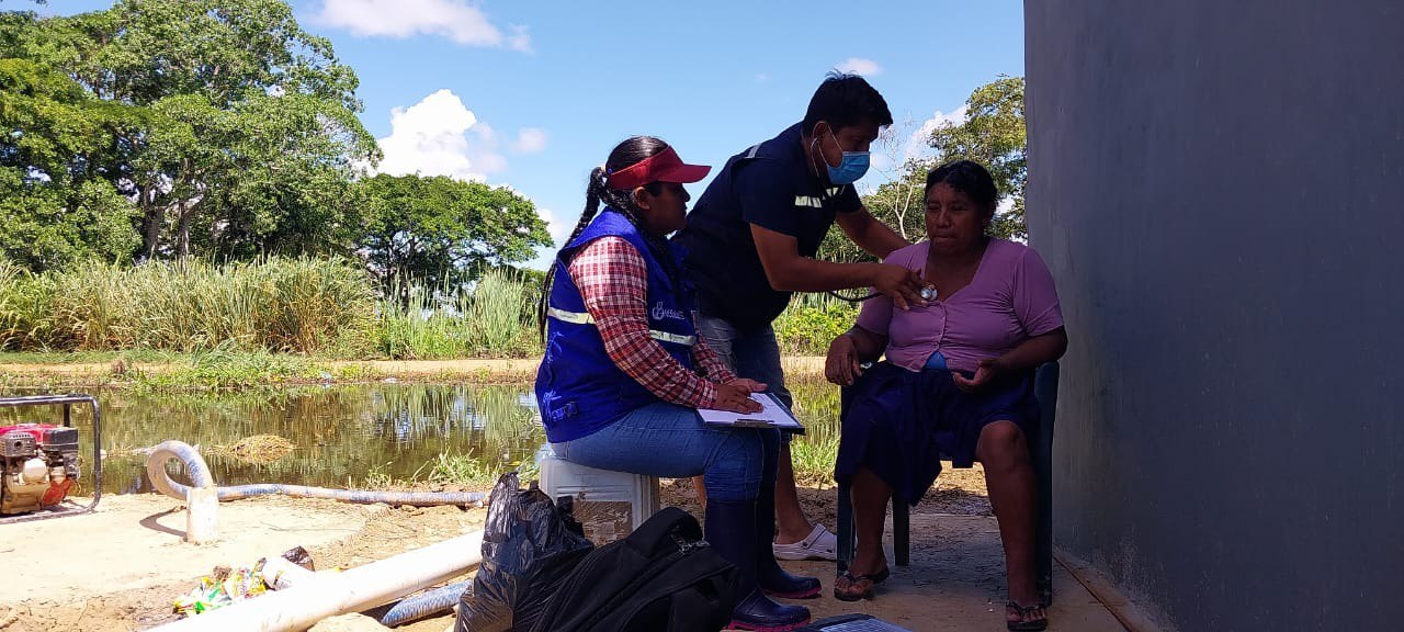 Ministerio de Salud llegó con atenciones médicas a Cuatro Cañadas, San Julián y Okinawa afectadas por inundaciones
