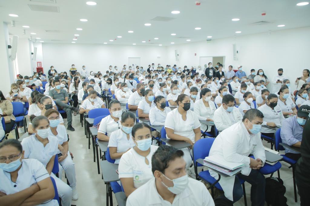 Gobierno asigna 100 nuevos ítems para el Hospital de Montero que sumarán a la contención del dengue