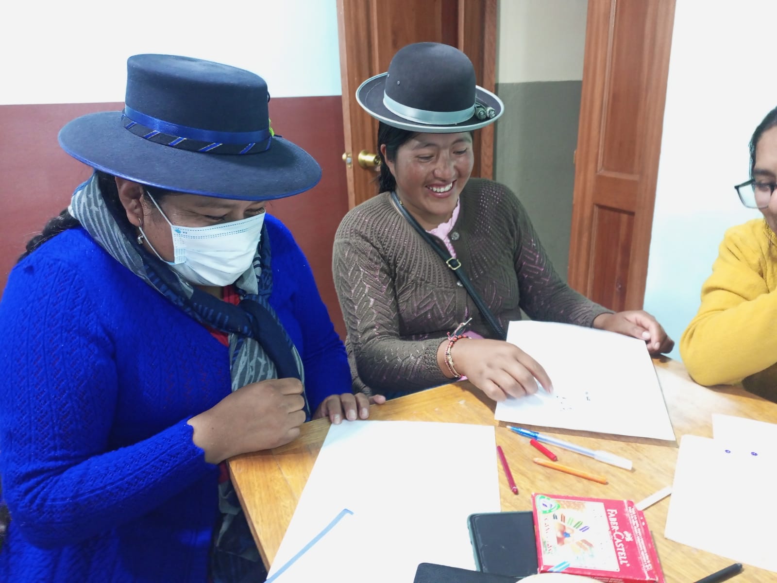 Universidad Tupak Katari brinda formación a mujeres concejalas y profesionales indígenas de municipios rurales de La Paz