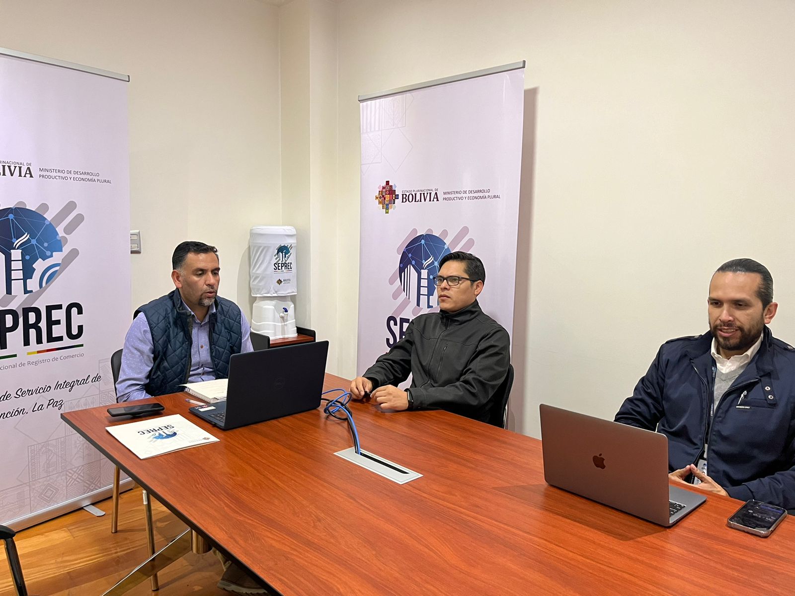 Seprec desarrolla webinar sobre la actualización de matrículas en coordinación con la Cainco de Chuquisaca 