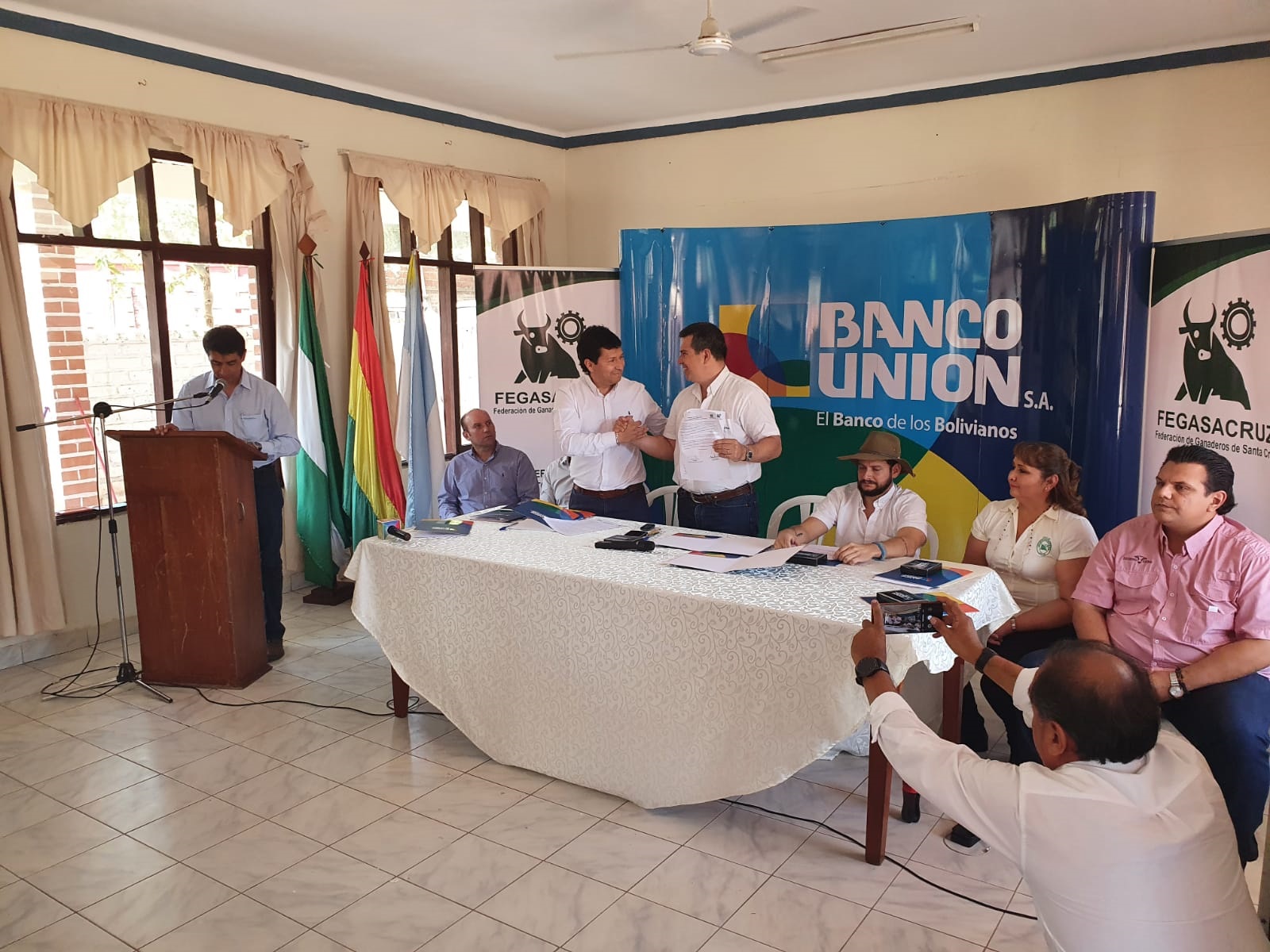 Banco Unión lanza el “Crédito Pyme Ganadero” para beneficiar a más de 33.000 asociados de Fegasacruz