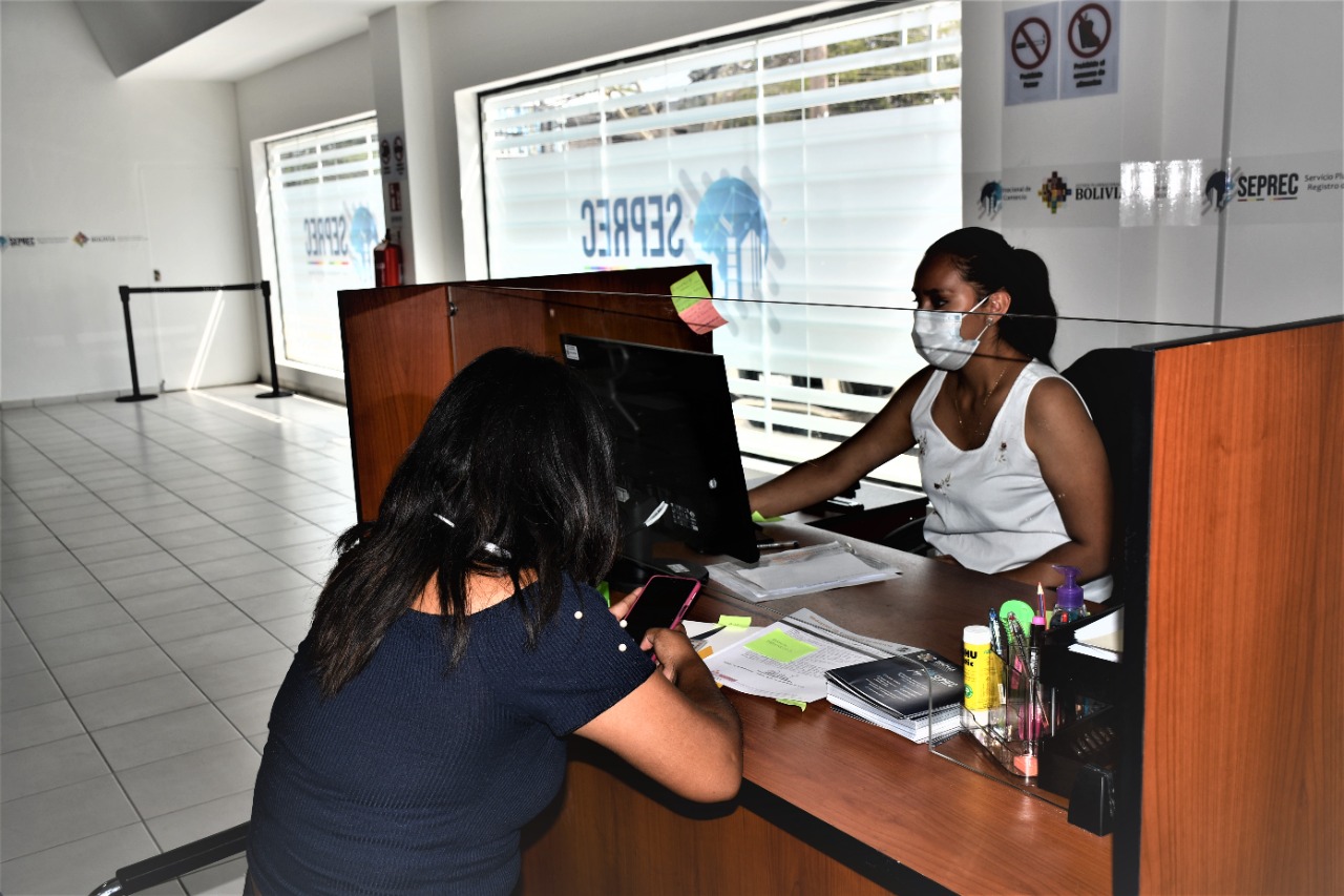 SEPREC concreta más de 900 trámites comerciales, a una semana de operaciones
