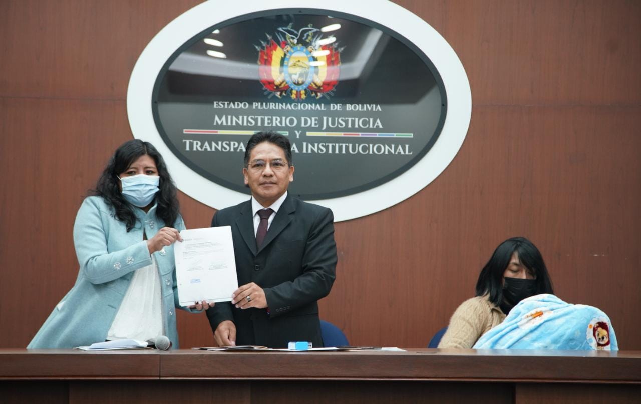 Defensa del Consumidor y el Sedem firman convenio para supervisar la calidad y entrega de subsidios