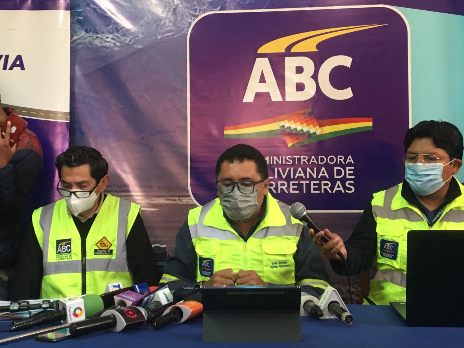 ABC invierte Bs 2.308 millones para la construcción de carreteras y puentes en La Paz