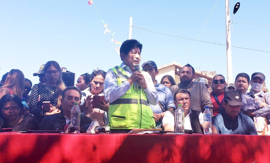 Ministro Montaño logra acuerdos y se levanta el bloqueo en San Pedro Nuevo de Beni