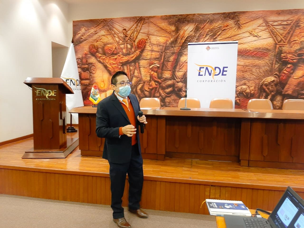 ENDE realiza jornadas de capacitación para promover la ética pública en sus trabajadores