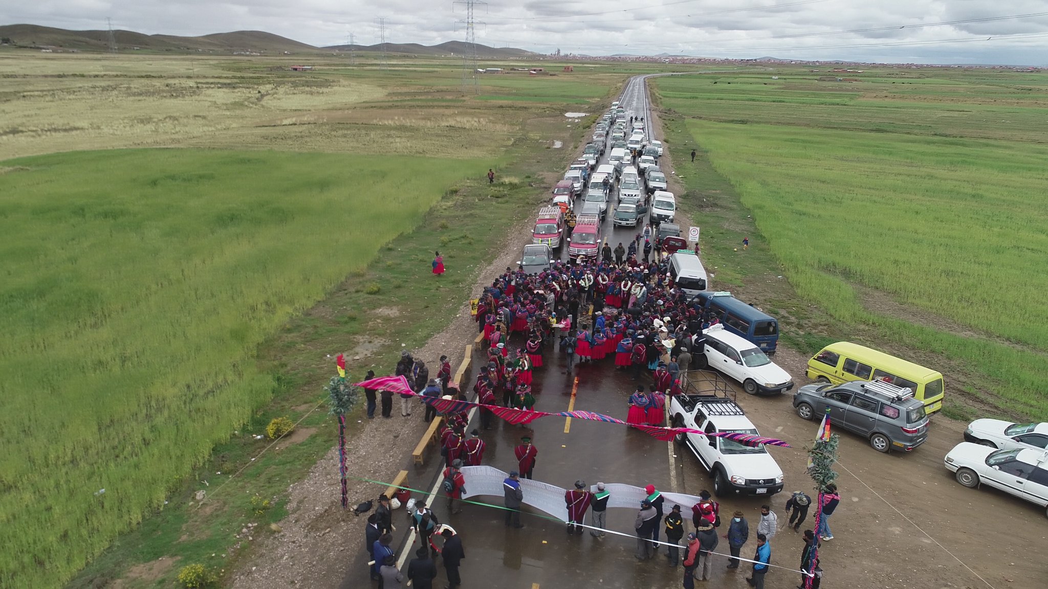 Viacha accede a Bs 33,3 millones de financiamiento del FNDR para proyectos viales y de saneamiento básico