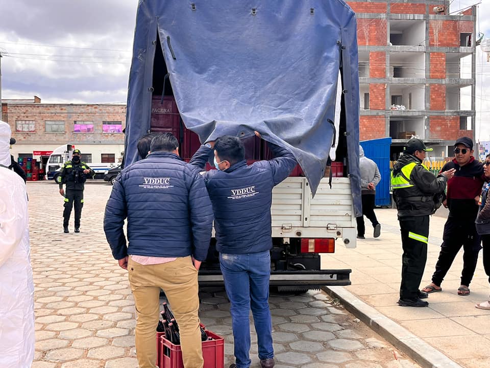 Defensa del Consumidor encuentra 3.240 botellas de cerveza adulteradas en Patacamaya