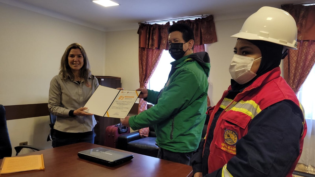 Ibmetro acredita al laboratorio de control de calidad de la Metalúrgica de Karachipampa