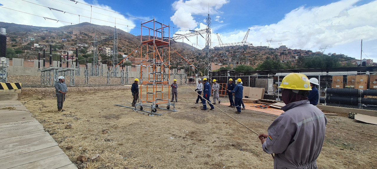 ENDE Transmisión adquiere equipos para trabajos de mantenimiento en subestaciones eléctricas