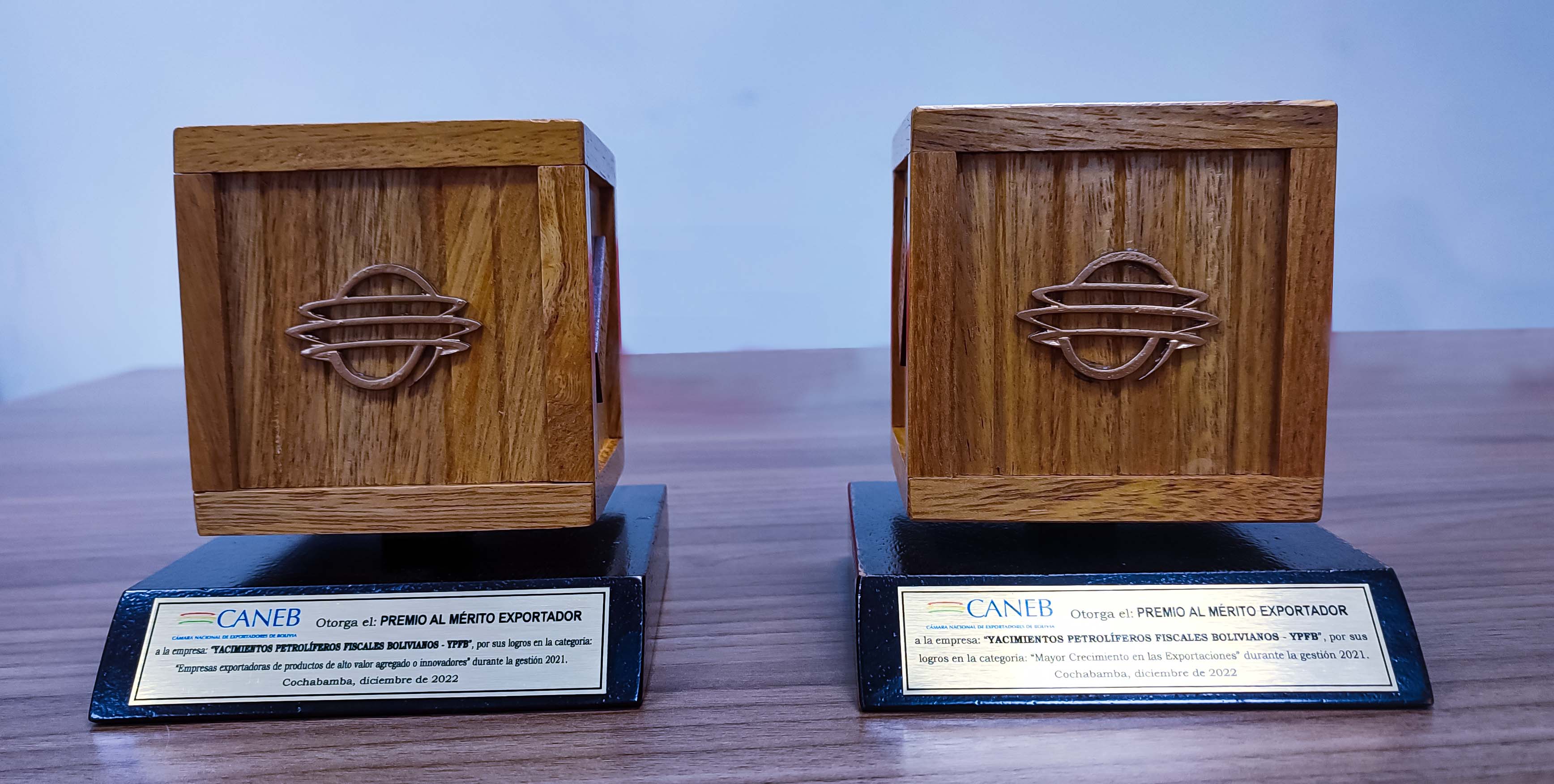 YPFB recibe dos galardones por el mérito exportador de la Caneb