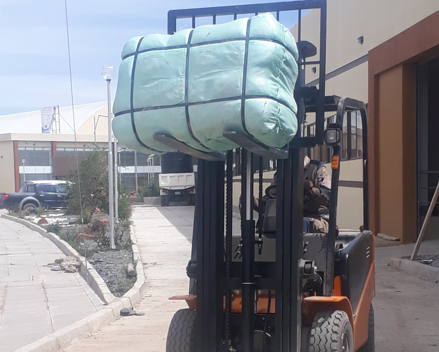 Empresa Yacana exportó siete toneladas de top de alpaca a Reino Unido