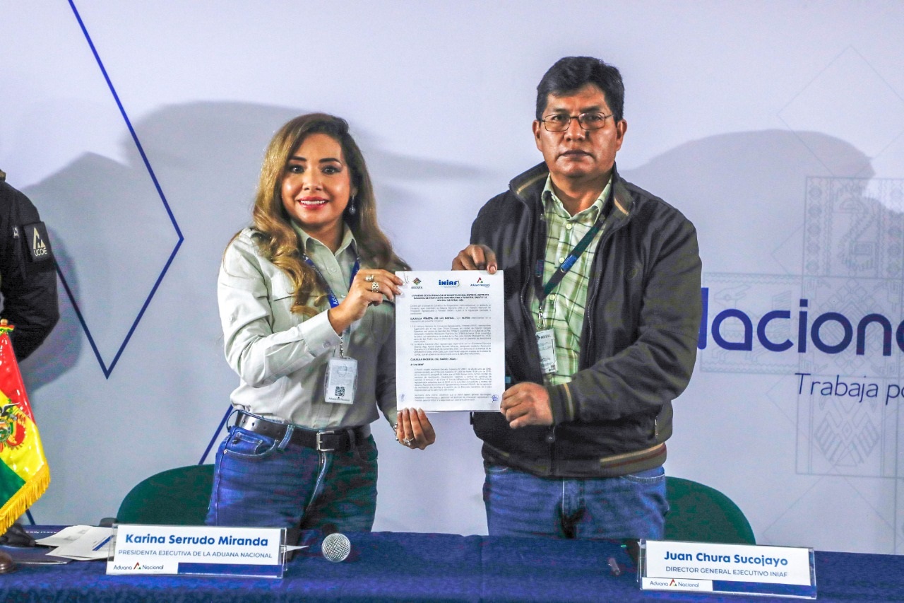 Aduana e INIAF firman convenio para evitar el contrabando de semillas en fronteras del país