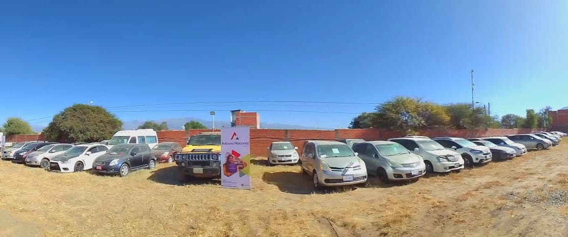 Aduana incautó 15 vehículos indocumentados en Tarija 