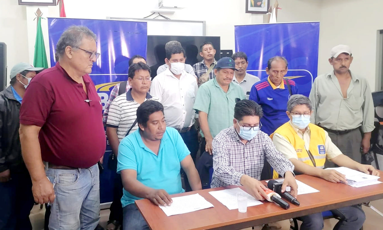 Suscriben acuerdo para la construcción del tramo carretero Las Cruces – Buena Vista