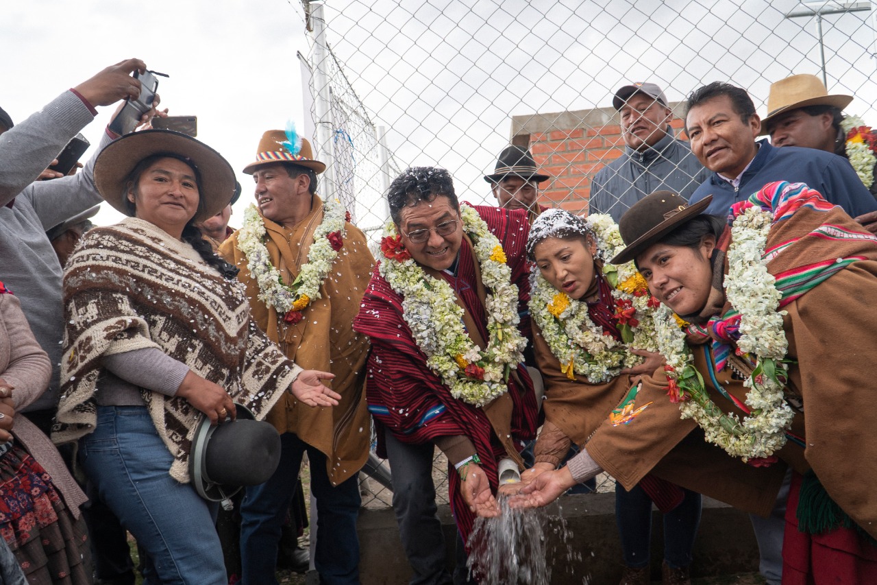 La Paz: Gobierno implementa sistemas de agua para fortalecer la producción agropecuaria en Calacoto