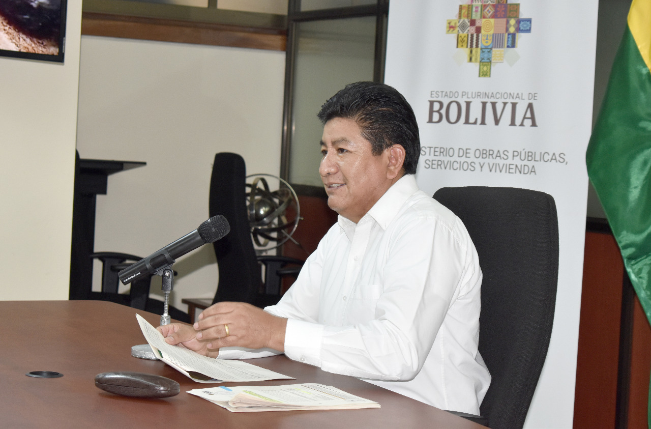 Montaño a Camacho: Gobierno construirá 3.780 viviendas para Santa Cruz, mientras la Gobernación “no está haciendo nada”