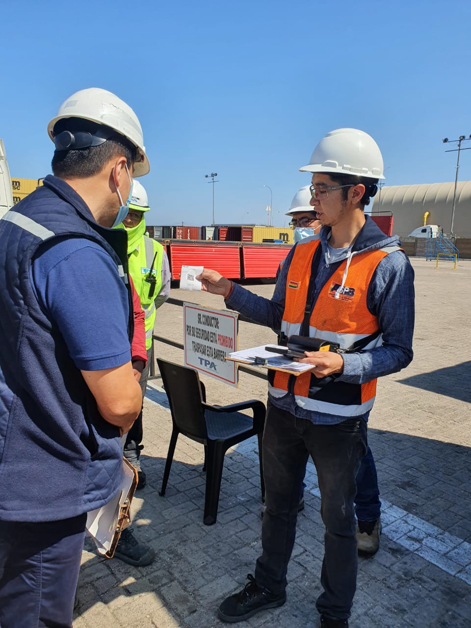 En prueba piloto, ASP-B despacha carga con uso de código QR en el puerto chileno de Arica