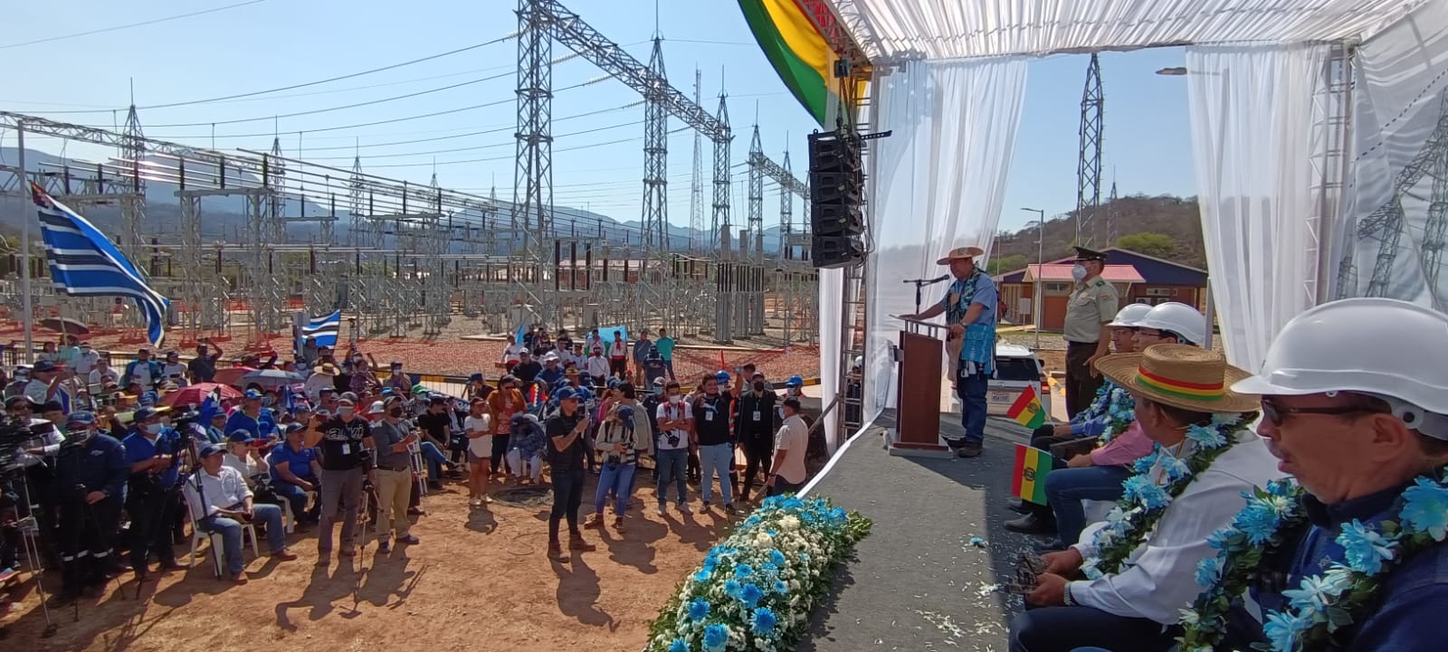 Presidente Arce inaugura la planta de interconexión eléctrica al SIN en Camiri
