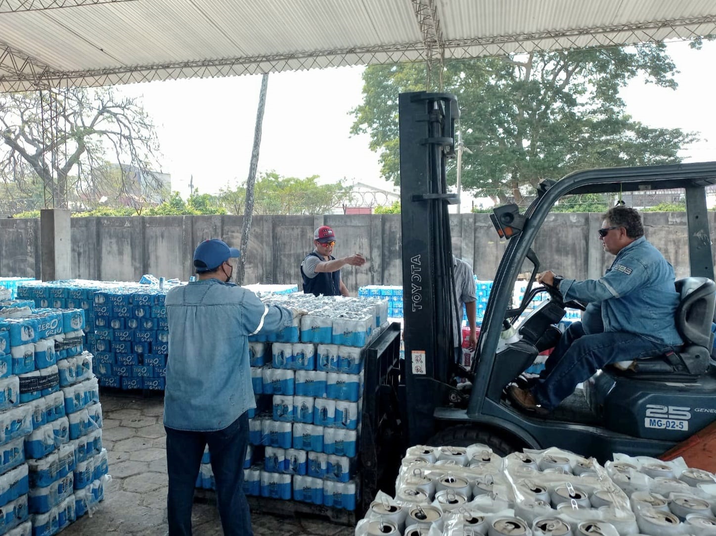 Aduana destruye 224 toneladas de bebidas alcohólicas que ingresaron ilegalmente al país