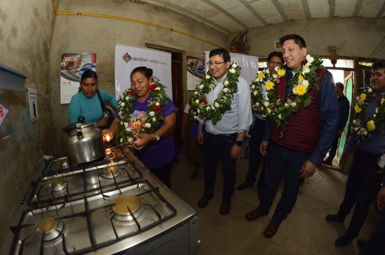 Conexión de gas domiciliario llega a la fronteriza Puerto Suárez y beneficia a 1.360 usuarios