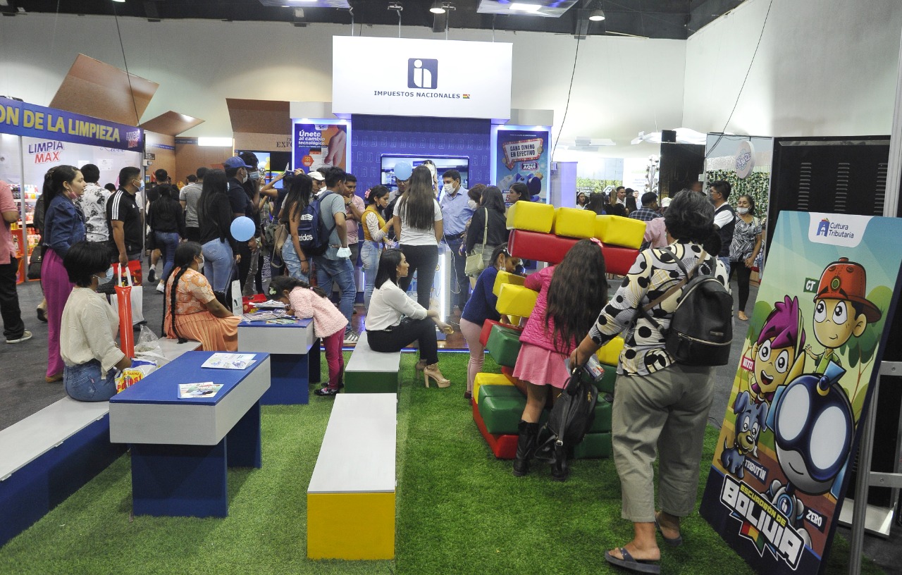 Impuestos asiste a contribuyentes en la reactivación de Facilidades de Pago incumplidas en la Expocruz 2022 