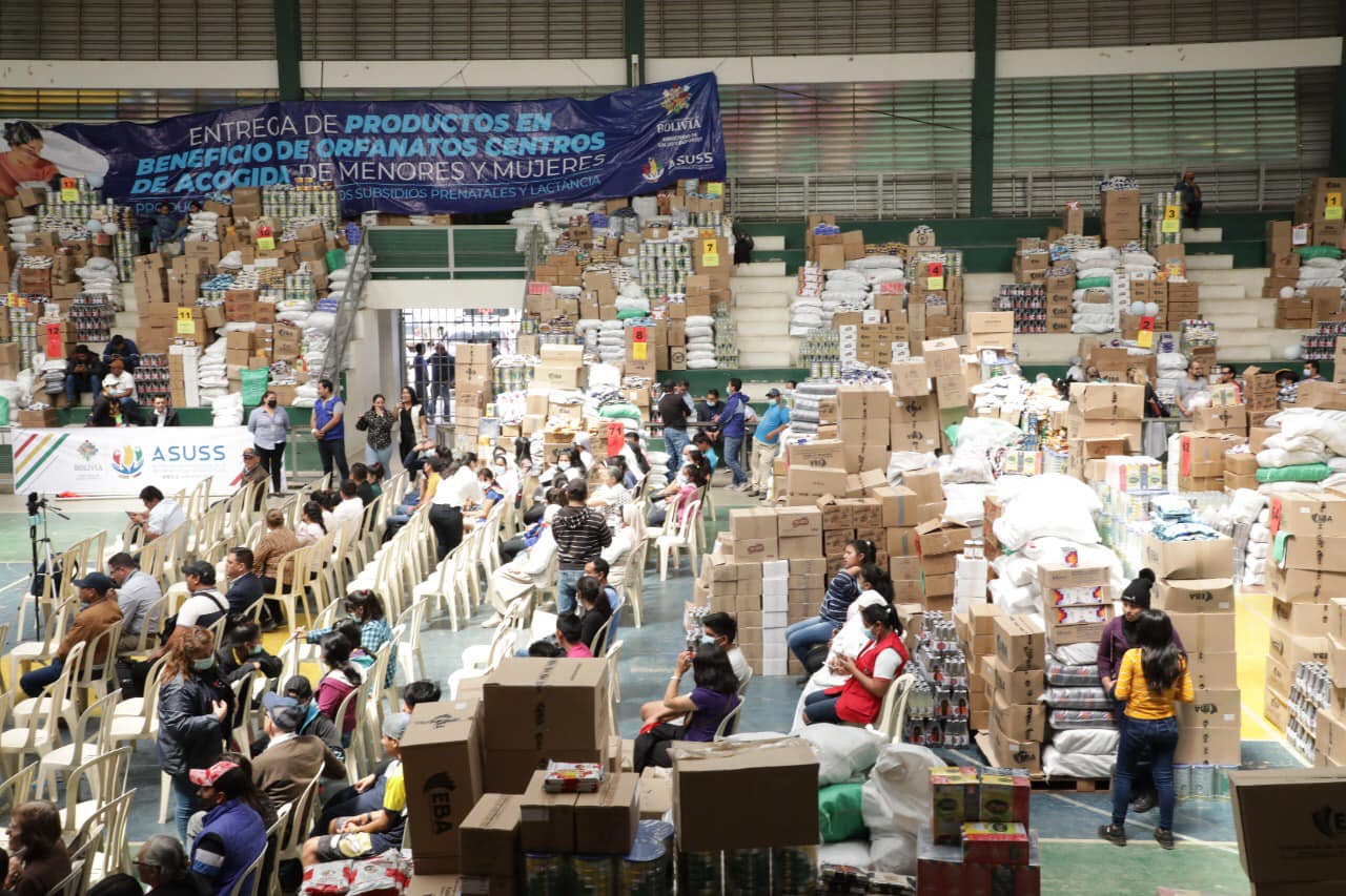 Santa Cruz: Sedem y Asuss entregan más de Bs 7 millones en productos rezagados del subsidio prenatal y lactancia