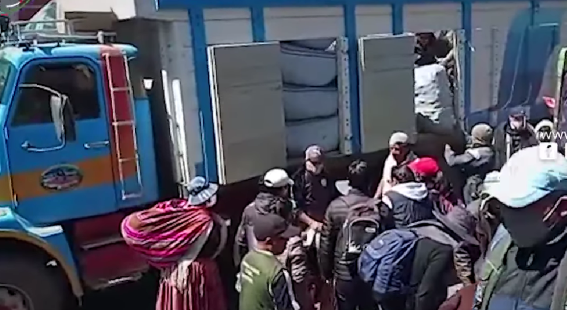 Más de 800 quintales de papa se comercializan en la feria de la papa en la ciudad de La Paz