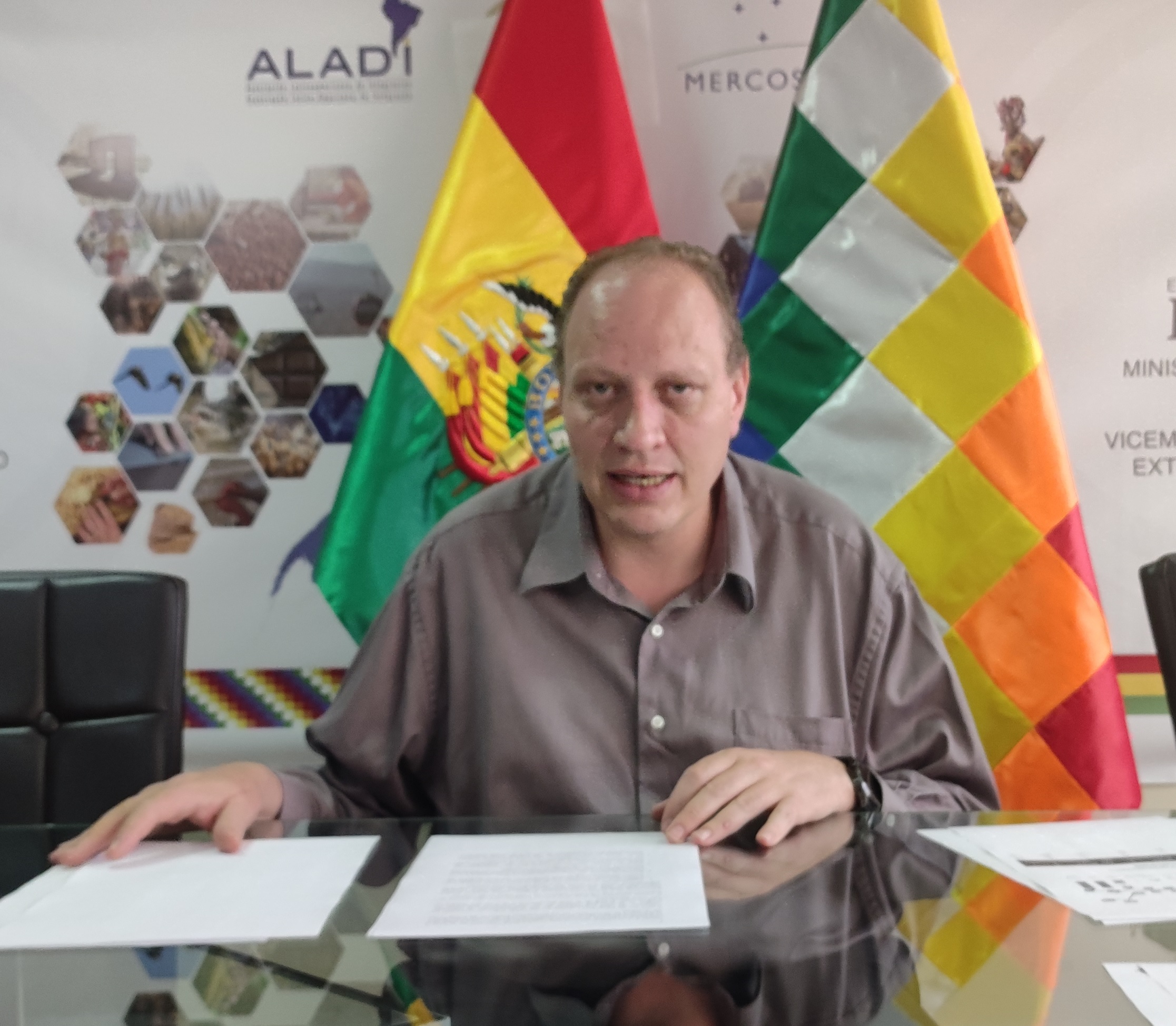 Al menos 480 camiones ingresaron a Bolivia y 600 motorizados irán a Perú