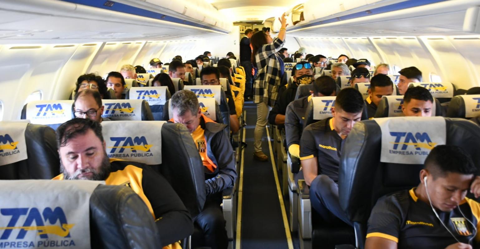 Militares restablecen operaciones de su línea aérea después de dos años