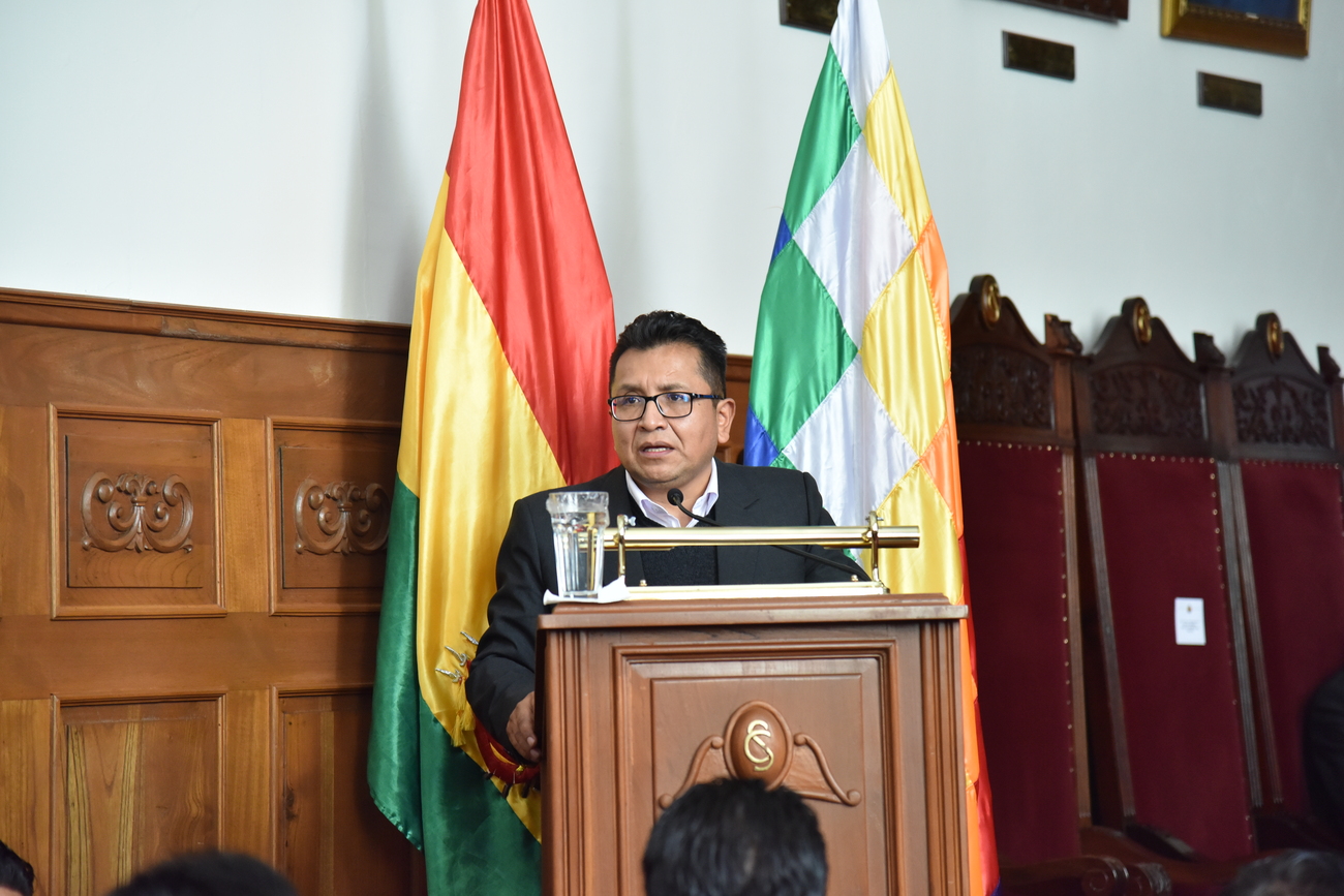 Defensoría habilita línea gratuita 800 10 8004 para atender a víctimas de sacerdotes pederastas