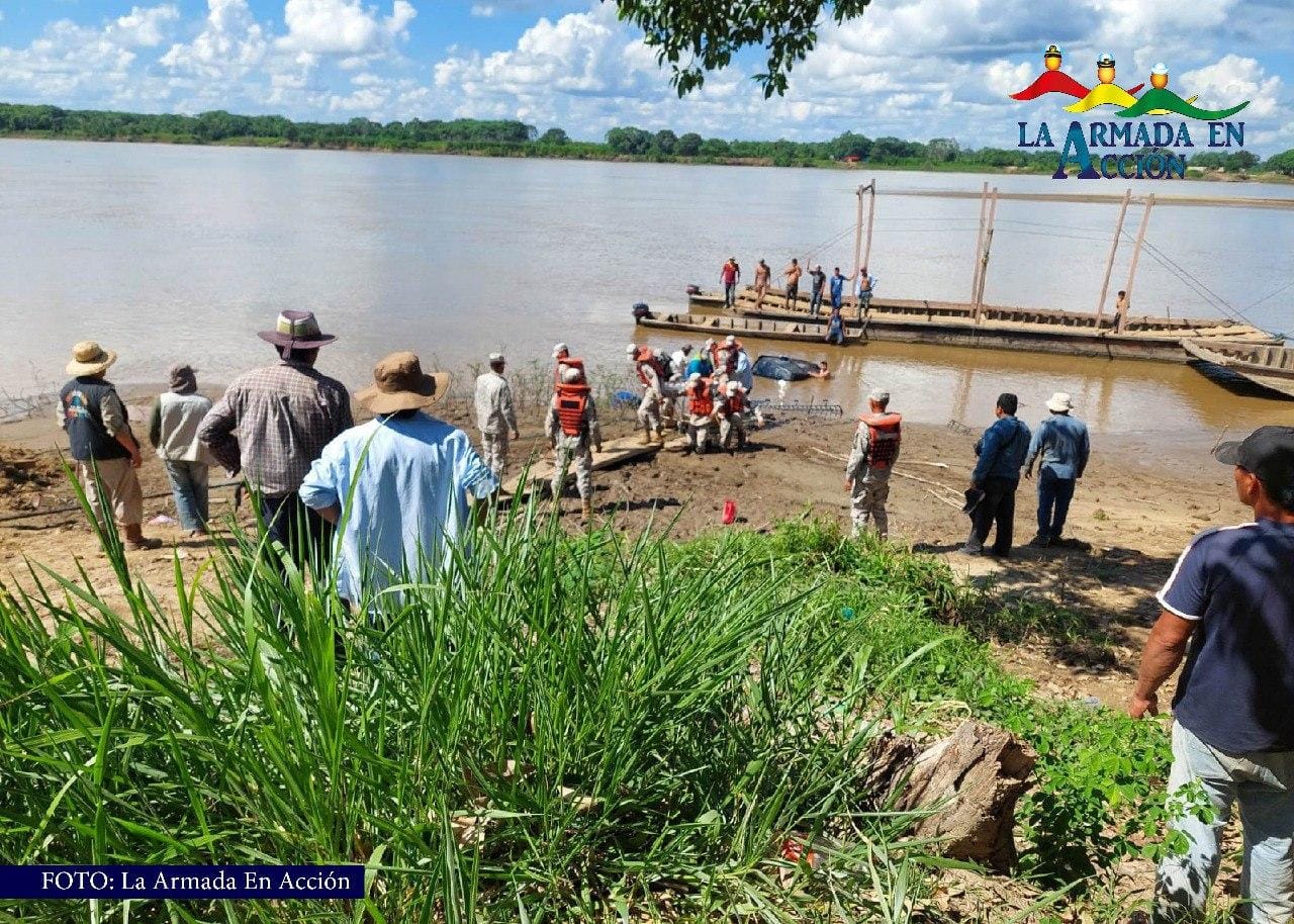 Militares de la Armada recuperan tres cuerpos sin vida en un vehículo en el río Mamoré