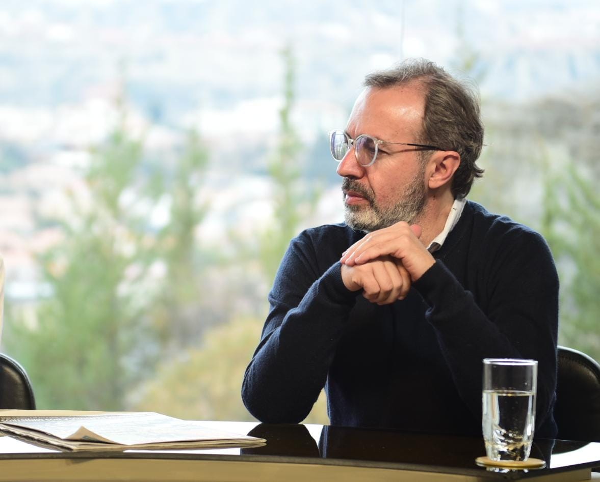 Richter destaca logros del modelo económico y afirma que protege a la población de la inflación