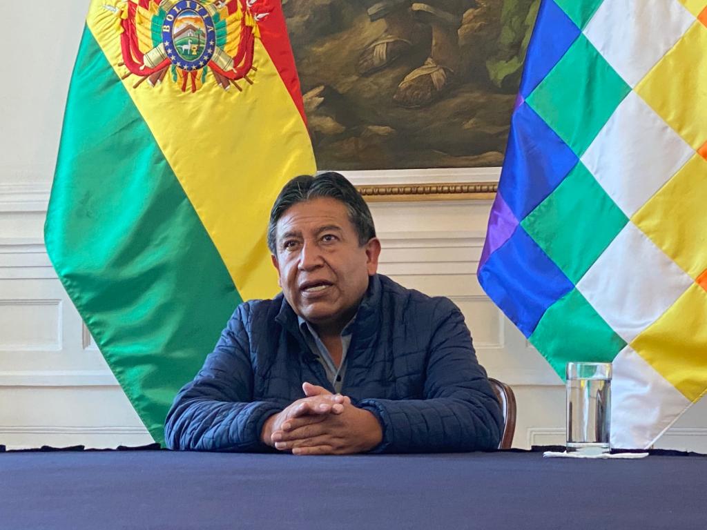 Vicepresidente explica la filosofía del Vivir Bien en conversatorio con académicos argentinos