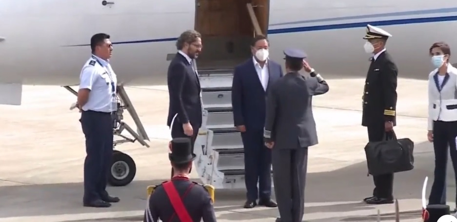 Presidente Luis Arce llegó a Buenos Aires