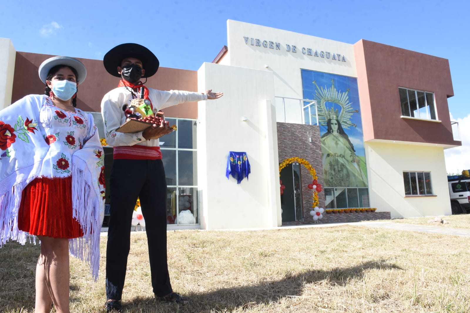 Presidente Arce inaugura la casa comunal multifuncional Barrio Virgen de Chaguaya en Tarija (amplia)