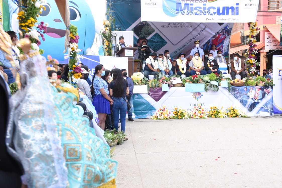 Misicuni distribuye agua certificada para riego y pronto llegará a la región metropolitana