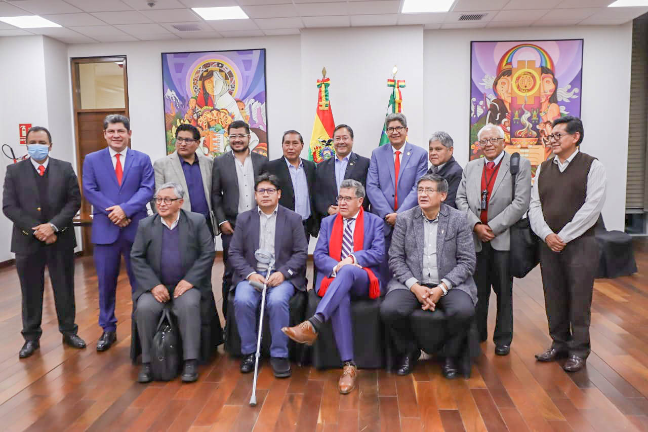 Presidente compromete fortalecer la investigación en las universidades públicas