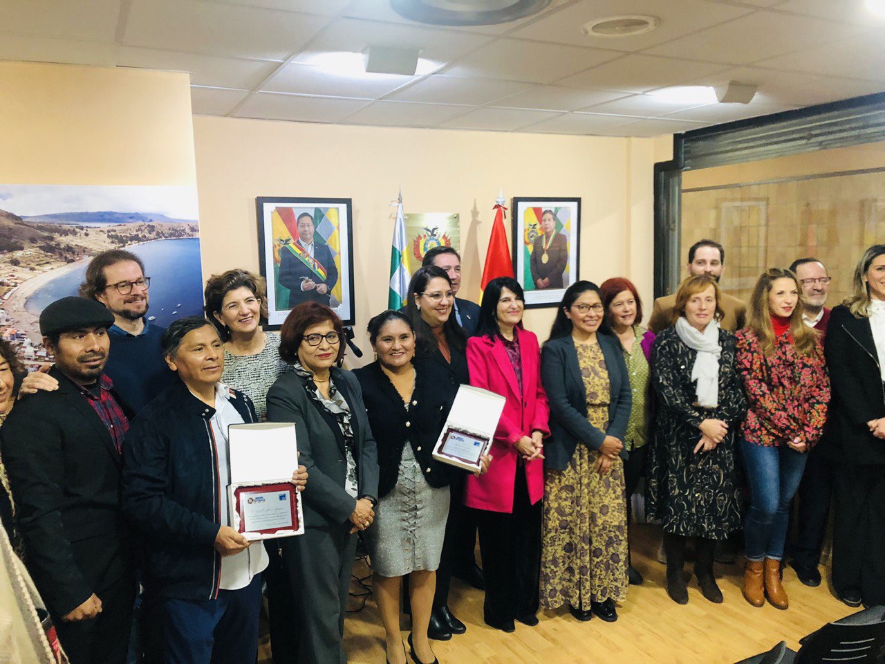 Bolivia abre viceconsulado en la ciudad española de Granada que beneficiará a 20.000 connacionales