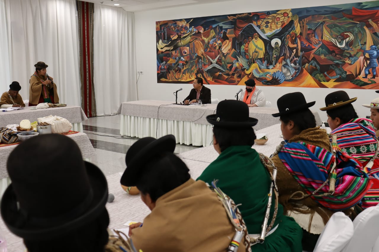 Presidente se reunió con Bartolinas de La Paz para proyectar el desarrollo departamental en 2023