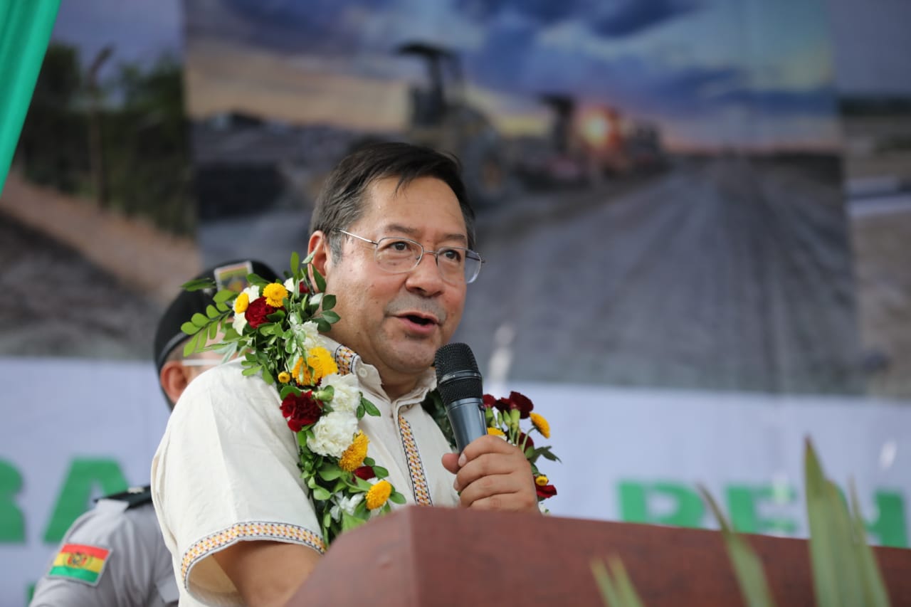  Presidente empieza el año con la entrega de obras de modernización del aeropuerto Jorge Henrich, en Trinidad