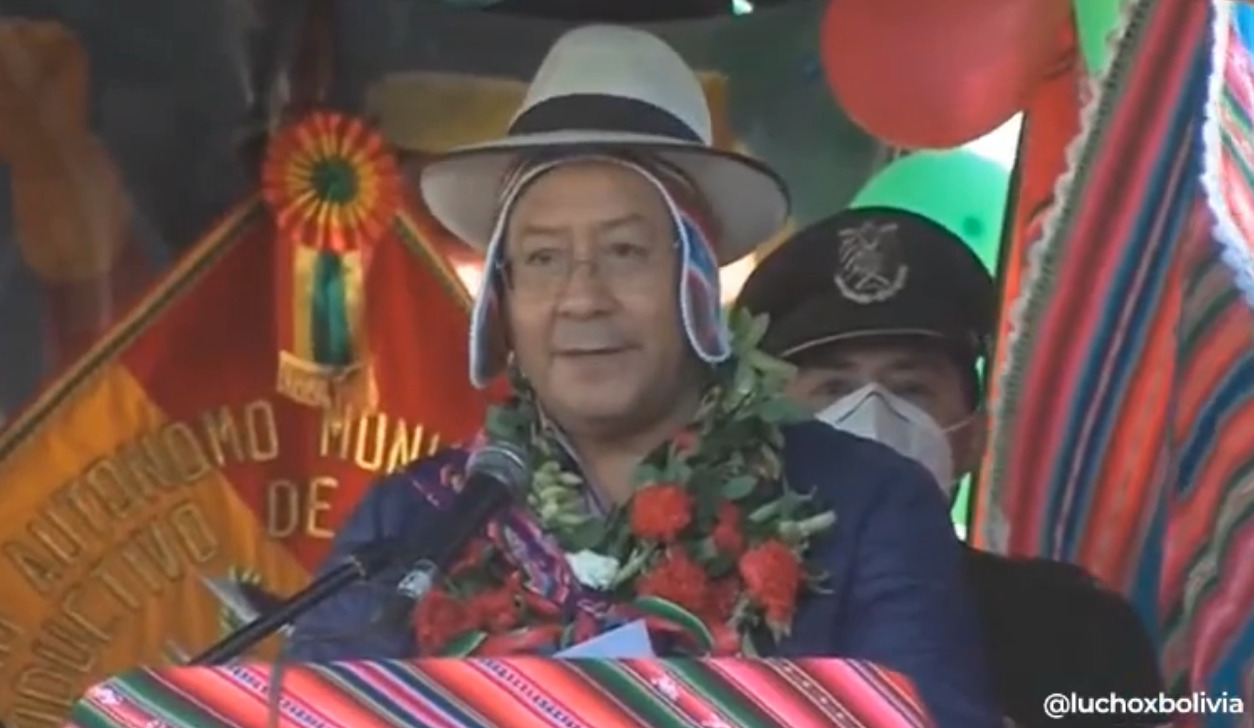 Presidente entrega ampliación y mejoramiento del sistema de agua potable en Achocalla