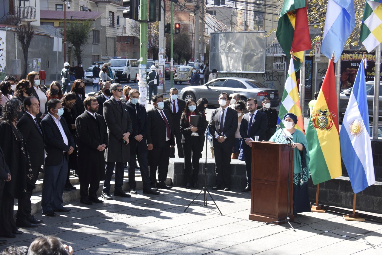 Ministra Prada recuerda que Argentina fue en 2019 un refugio revolucionario para los bolivianos