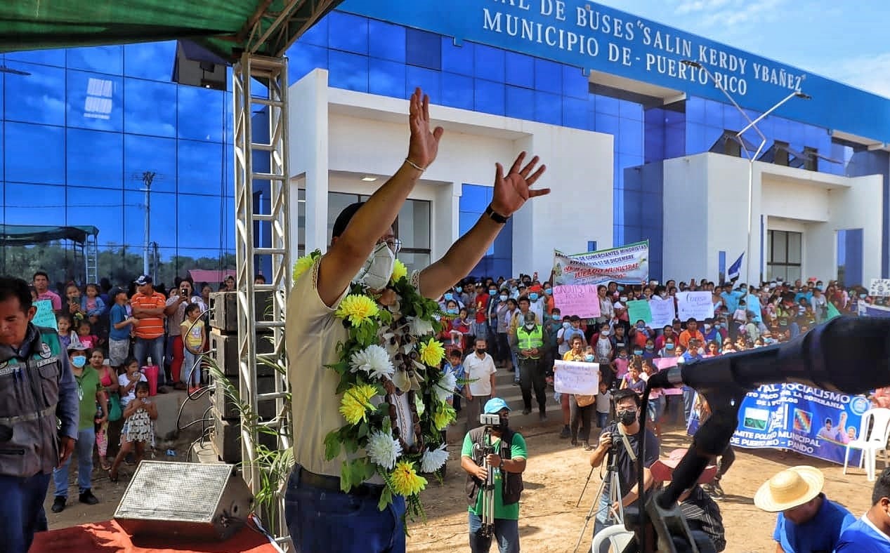 Presidente inaugura terminal de buses en el municipio pandino de Puerto Rico