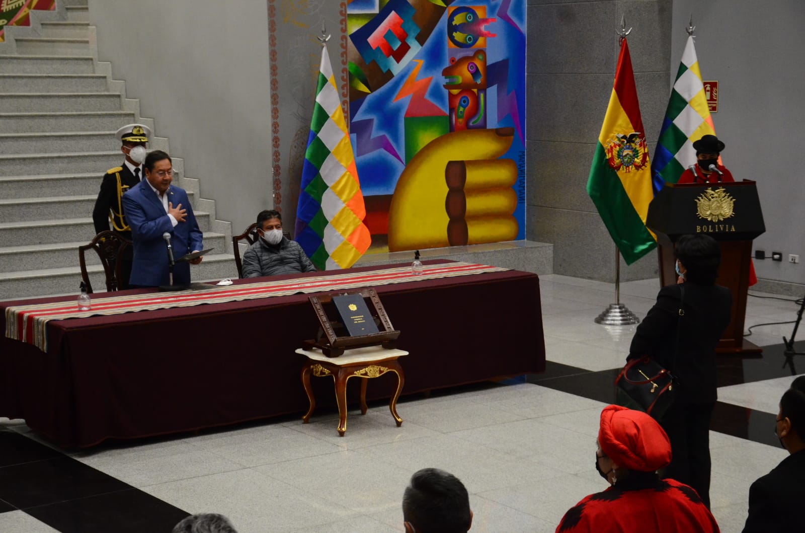 Nora Mamani es posesionada como Contralora General del Estado interina (adelanto)